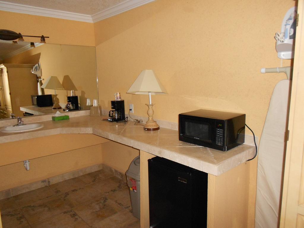 ทราเวลลอดจ์ - โอเชียน สปริงส์ Hotel โอเชียนสปริงส์ ภายนอก รูปภาพ