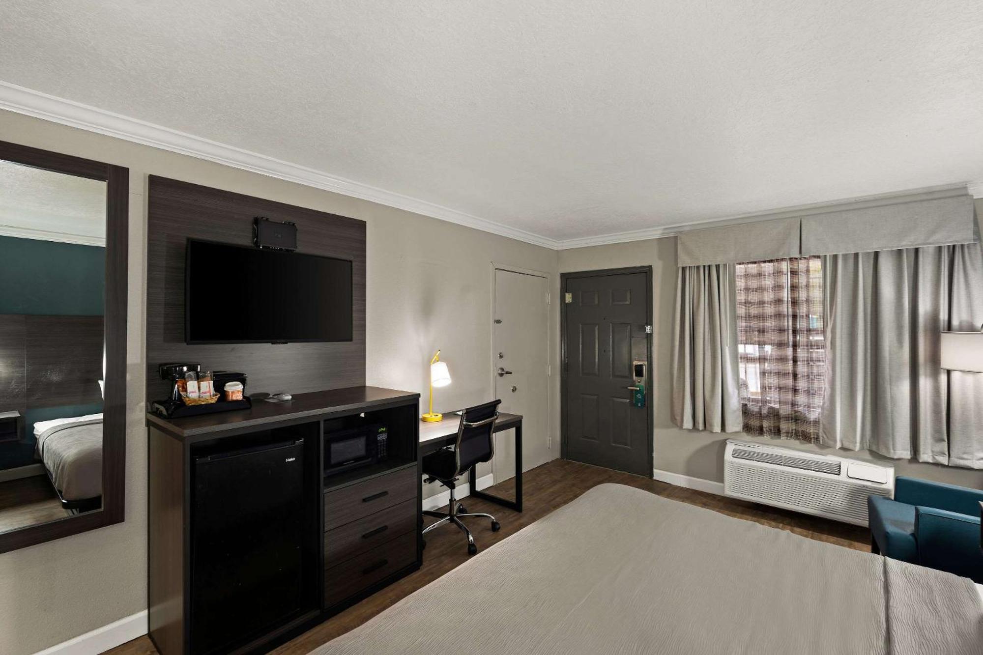 ทราเวลลอดจ์ - โอเชียน สปริงส์ Hotel โอเชียนสปริงส์ ภายนอก รูปภาพ