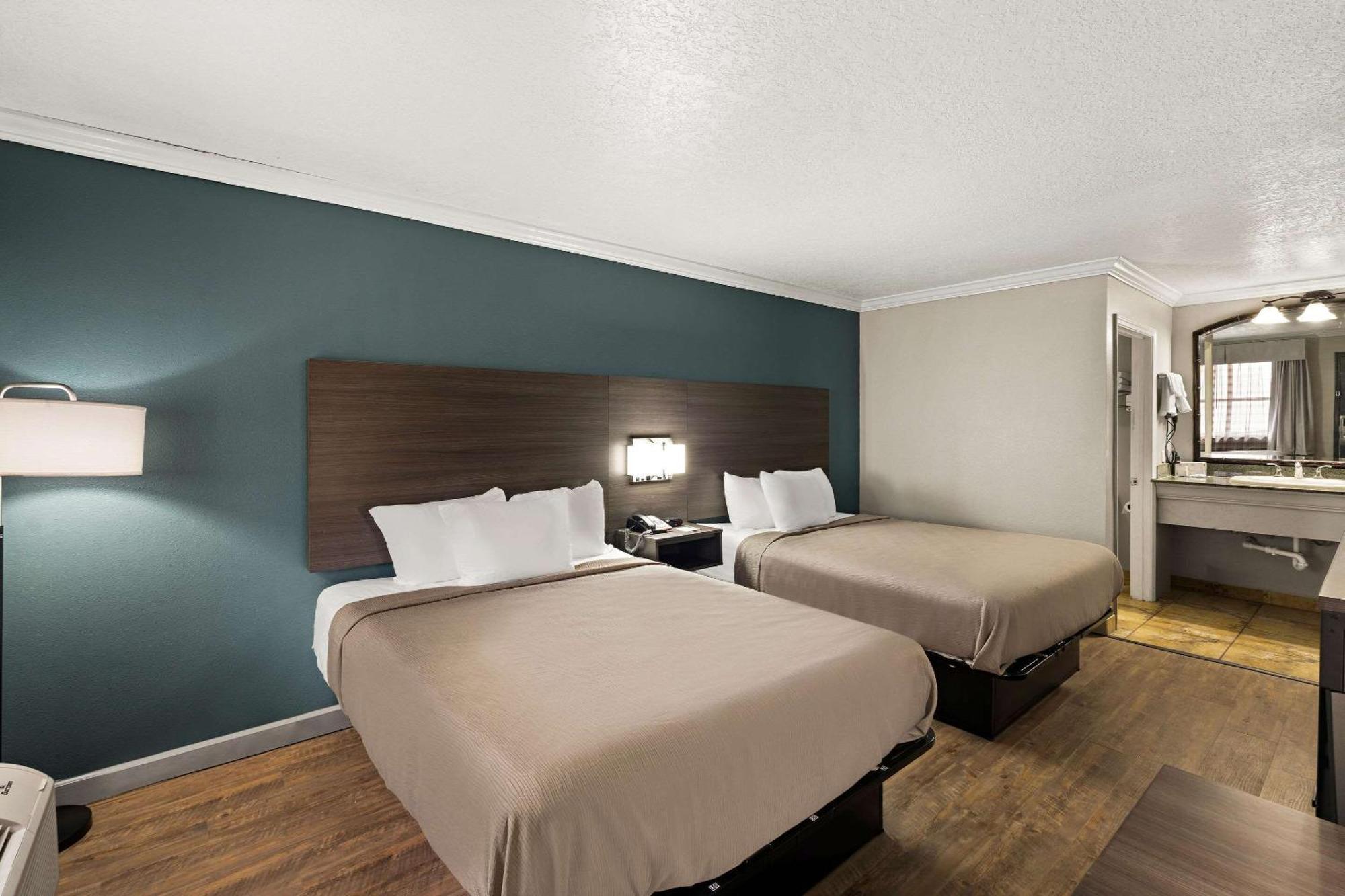 ทราเวลลอดจ์ - โอเชียน สปริงส์ Hotel โอเชียนสปริงส์ ภายนอก รูปภาพ